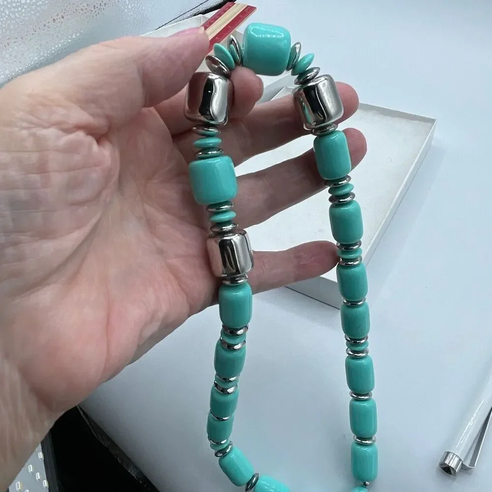 Vintage 1980’s acrylic silver & turquoise beaded necklace - Picture 2 of 7